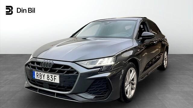 Grå Begagnad 2025 Audi A3 Sportback e-tron S-Line Halvkombi | 489 000 kr (Marknadspris) - Bild 1/4