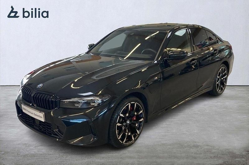 Svart Begagnad 2024 BMW 330e M Sport Sedan | 548 000 kr (Dyr) - Bild 1/4