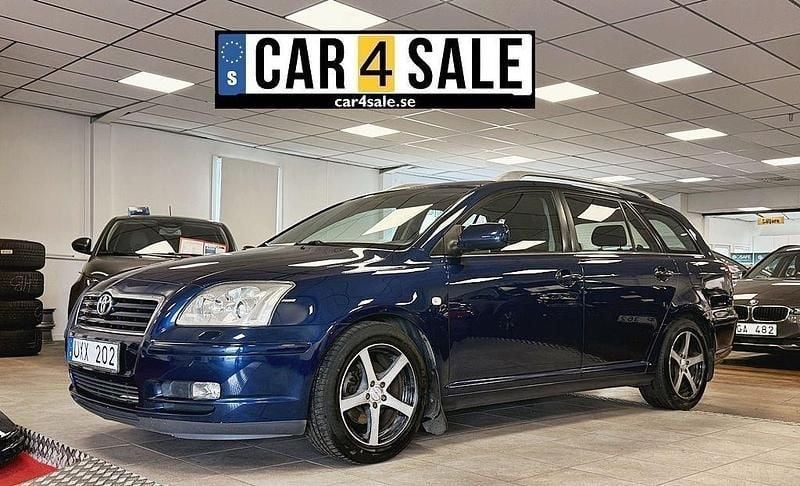 Mörkblå Begagnad 2004 Toyota Avensis Kombi | 39 900 kr (Dyr) - Bild 1/4