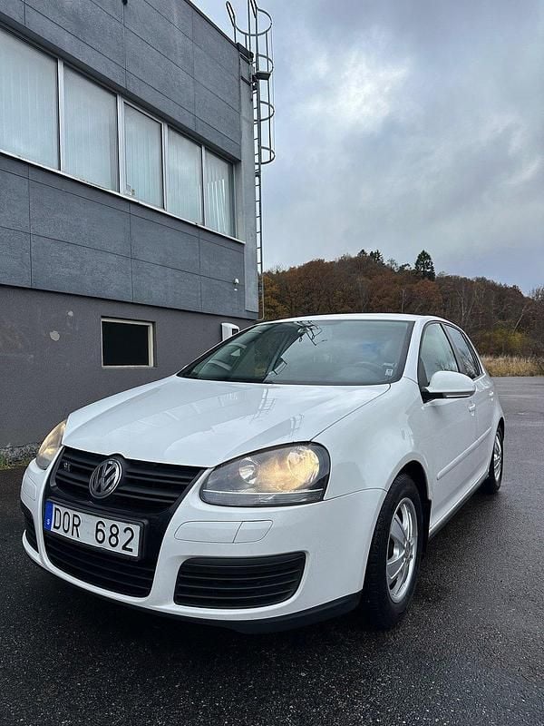 Vit Begagnad 2008 VW Golf VI GT Halvkombi | 29 900 kr (Bra pris) - Bild 1/4
