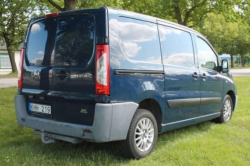 Begagnad Fiat Scudo 120 HK (88 kW) 2008 Mörkblå (blå) Van