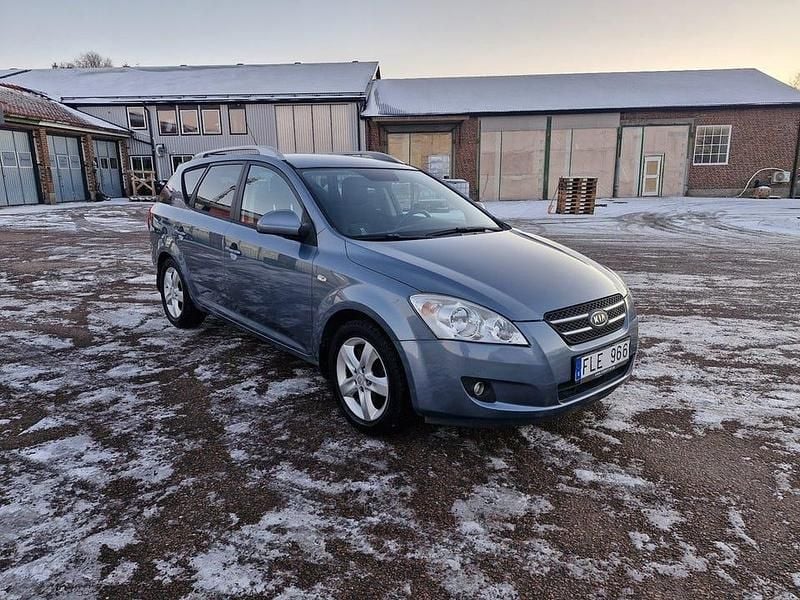 Blå Begagnad 2009 Kia Ceed Sportswagon EX Kombi | 37 999 kr (Bra pris) - Bild 1/4