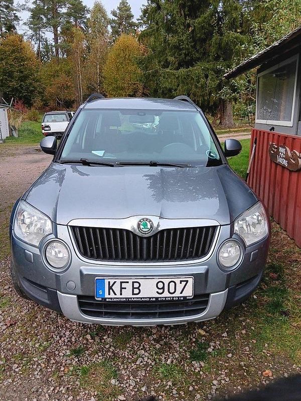 Silver Begagnad 2010 Skoda Yeti Ambition SUV | 29 900 kr (Marknadspris) - Bild 1/4