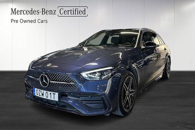 Blå Begagnad 2024 Mercedes C300e AMG Kombi | 619 900 kr (Dyr) - Bild 1/4