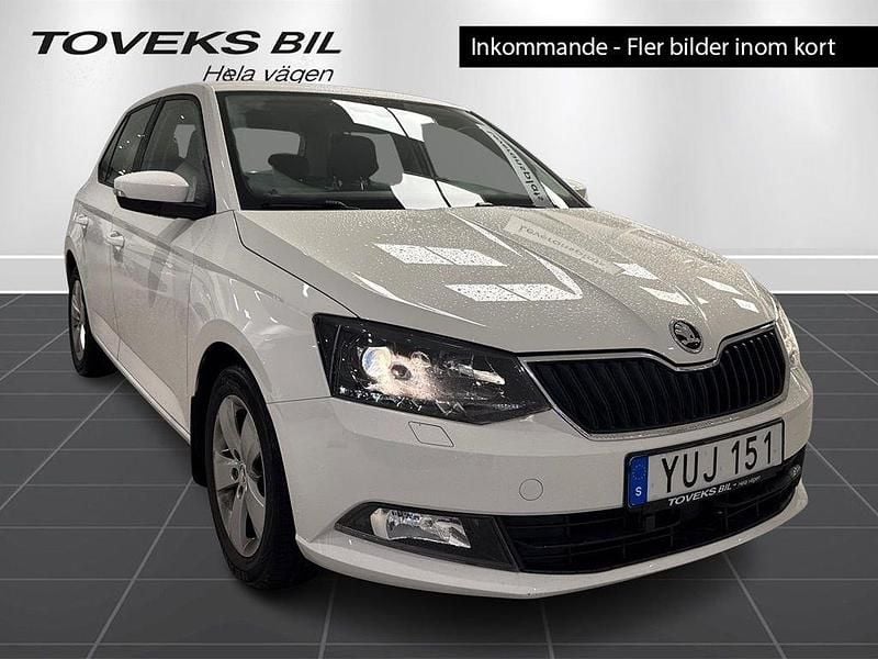 Vit (candy white) Begagnad 2018 Skoda Fabia Style Halvkombi | 114 900 kr (Bra pris) - Bild 1/4