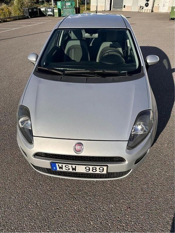 Grön Begagnad 2012 Fiat Punto Easy Halvkombi | 37 900 kr - Bild 1/4