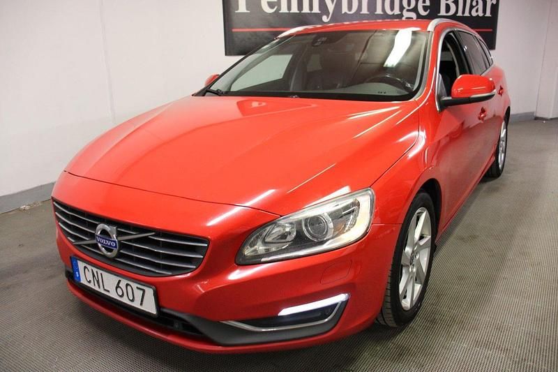 Röd Begagnad 2014 Volvo V60 Summum Kombi | 79 000 kr (Marknadspris) - Bild 1/4