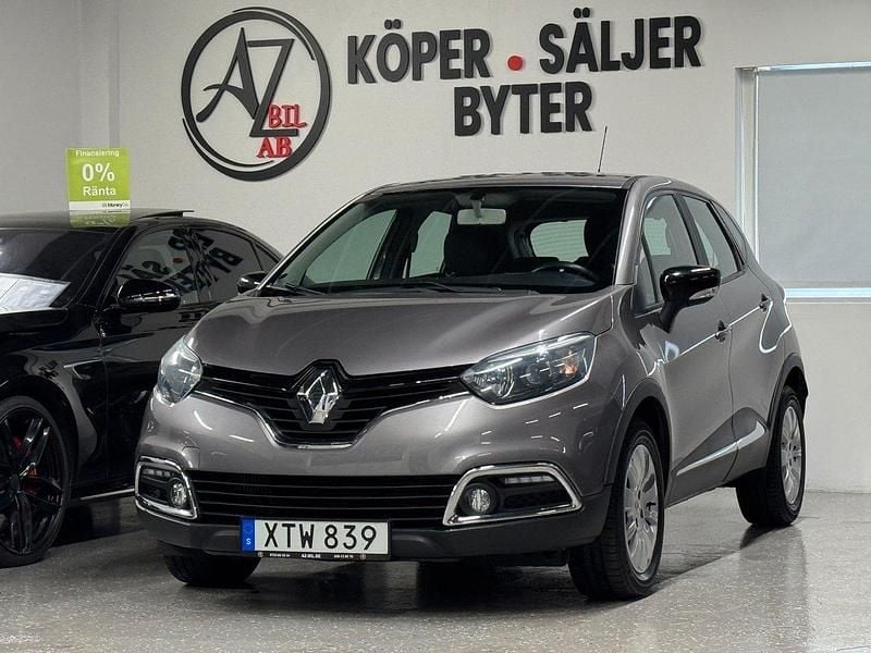 Grå Begagnad 2015 Renault Captur SUV | 119 900 kr (Bra pris) - Bild 1/4