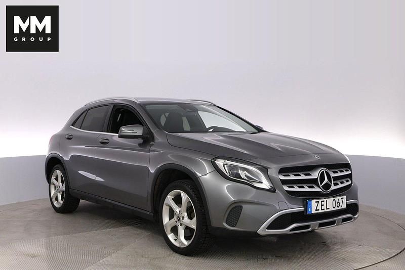 Mörkgrå Begagnad 2017 Mercedes GLA250 SUV | 238 000 kr (Bra pris) - Bild 1/4