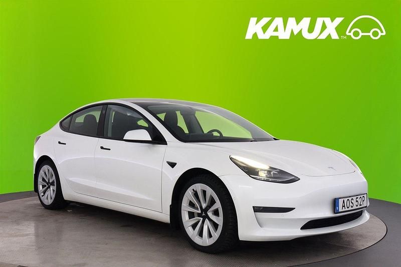 Vit Begagnad 2021 Tesla Model 3 Long Range AWD Sedan | 296 800 kr (Marknadspris) - Bild 1/4