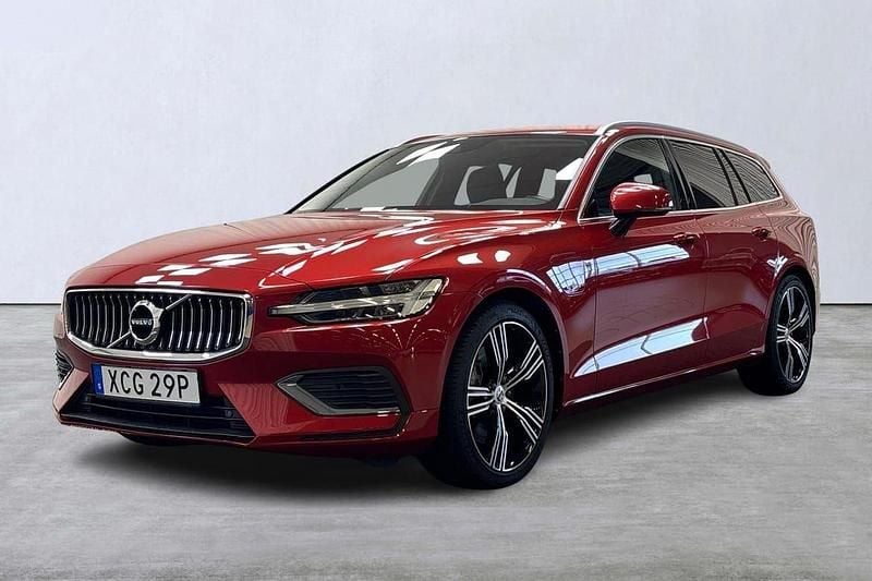 Röd Begagnad 2021 Volvo V60 Inscription Kombi | 389 900 kr (Dyr) - Bild 1/4