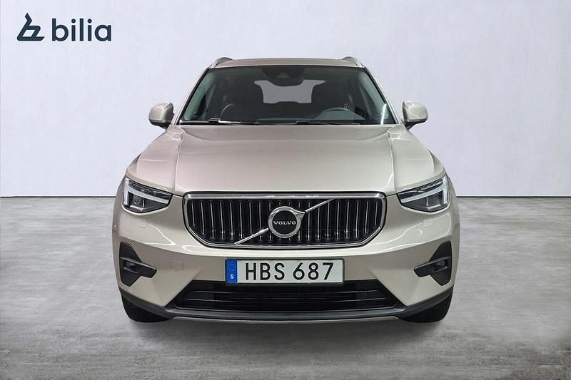 Begagnad Volvo XC40 Ultimate 210 HK (154 kW) 2022 Grå SUV