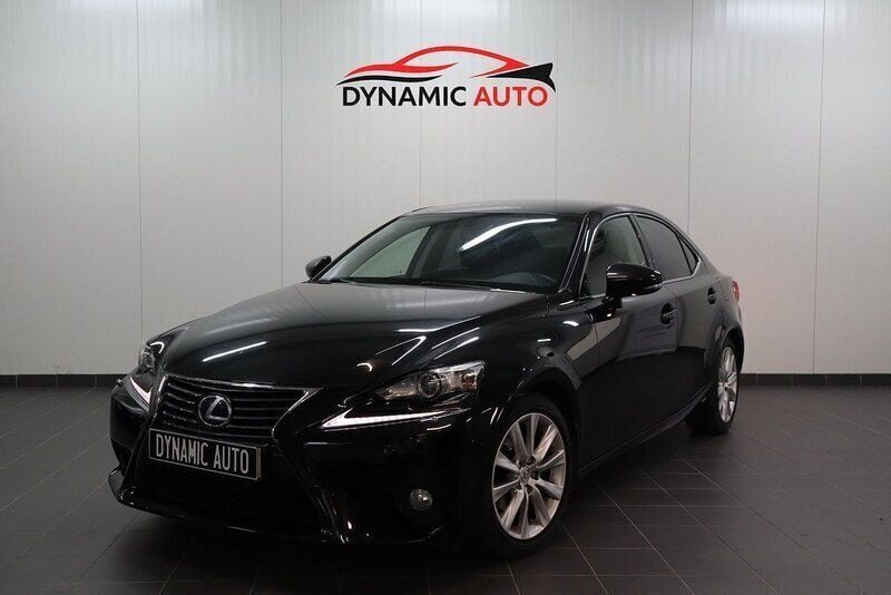 Svart Begagnad 2014 Lexus IS300h Executive Line Sedan | 189 900 kr (Marknadspris) - Bild 1/4