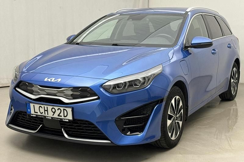 Blå Begagnad 2022 Kia Ceed Sportswagon Advance Kombi | 216 900 kr (Bra pris) - Bild 1/4