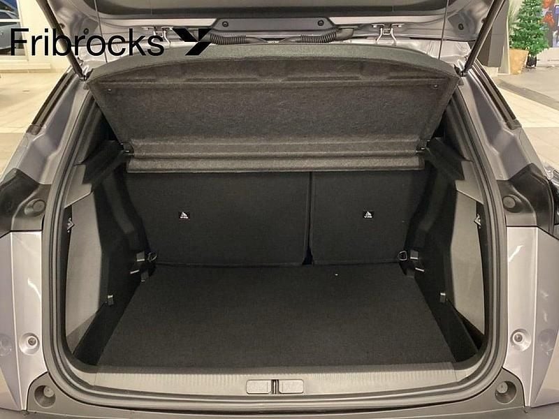 Grå Ny 2025 Peugeot 2008 SUV | 285 800 kr (Marknadspris) - Bild 1/4
