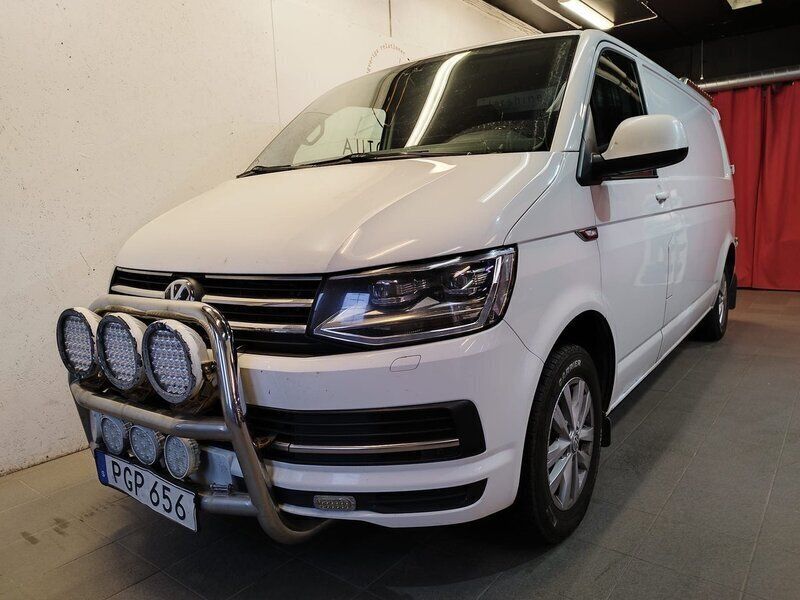 Vit Begagnad 2017 VW T6 Van | 129 900 kr (Superpris) - Bild 1/4