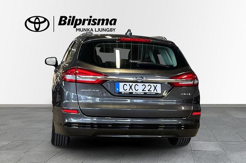 Begagnad Ford Mondeo Titanium 189 HK (139 kW) 2021 Grå Kombi