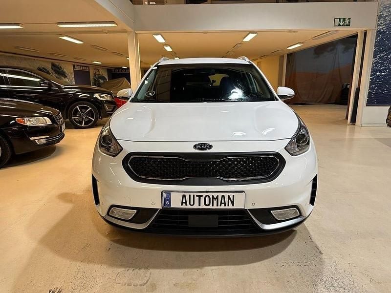 Begagnad Kia Niro Advance 141 HK (103 kW) 2018 Vit SUV