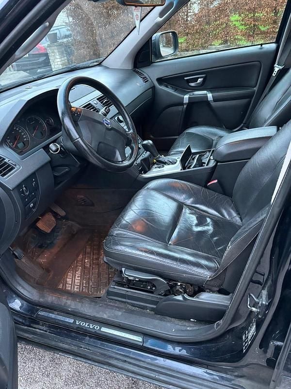 Begagnad Volvo XC90 185 HK (136 kW) 2007 Mörkblå metallic SUV