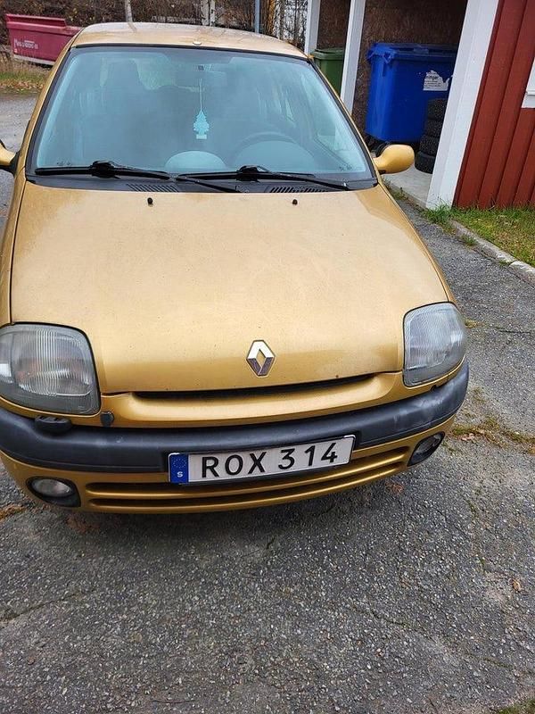 Begagnad 2000 Renault Clio II Halvkombi | 3 500 kr (Superpris) - Bild 1/4