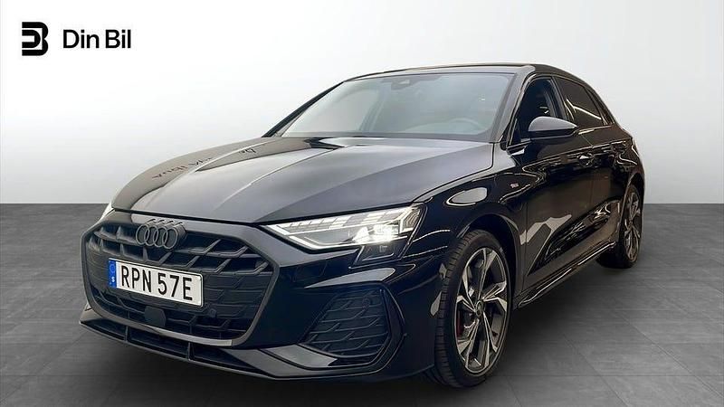Mytsvart metallic Begagnad 2025 Audi A3 S-Line Sedan | 489 000 kr - Bild 1/4