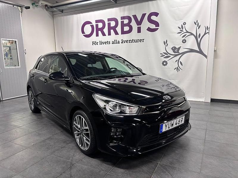 Svart (svartmetallic) Begagnad 2018 Kia Rio GT-Line Halvkombi | 164 900 kr (Marknadspris) - Bild 1/4