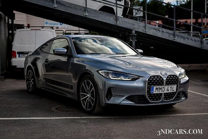 Blå Begagnad 2021 BMW 420 M Sport Sportkupé | 409 900 kr (Dyr) - Bild 1/4