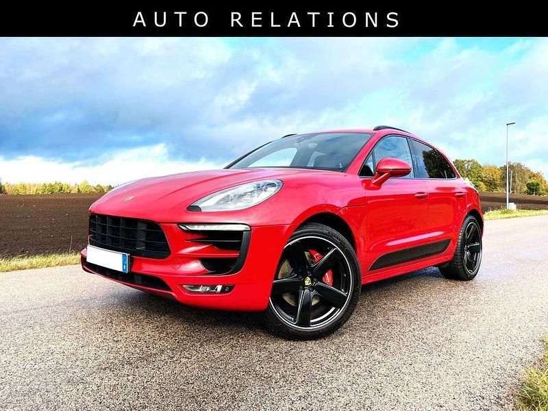 Röd carmine red Begagnad 2017 Porsche Macan GTS SUV | 629 900 kr - Bild 1/4