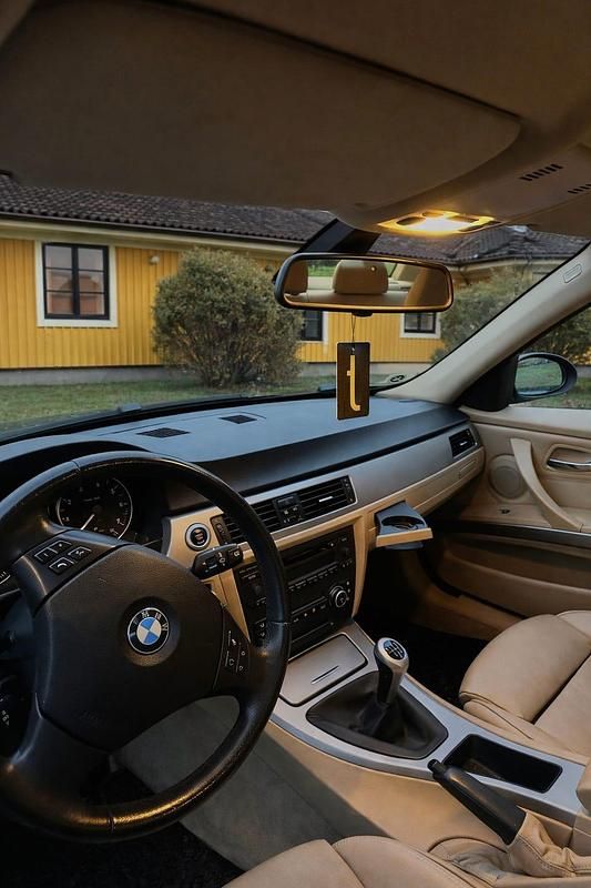 Begagnad BMW 320 150 HK (110 kW) 2007 Sedan