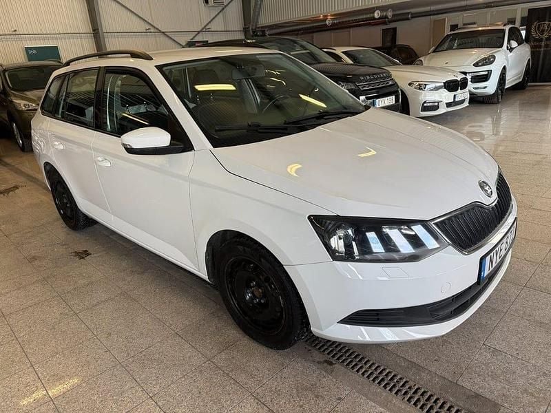 Vit Begagnad 2016 Skoda Fabia Kombi | 74 900 kr (Marknadspris) - Bild 1/4