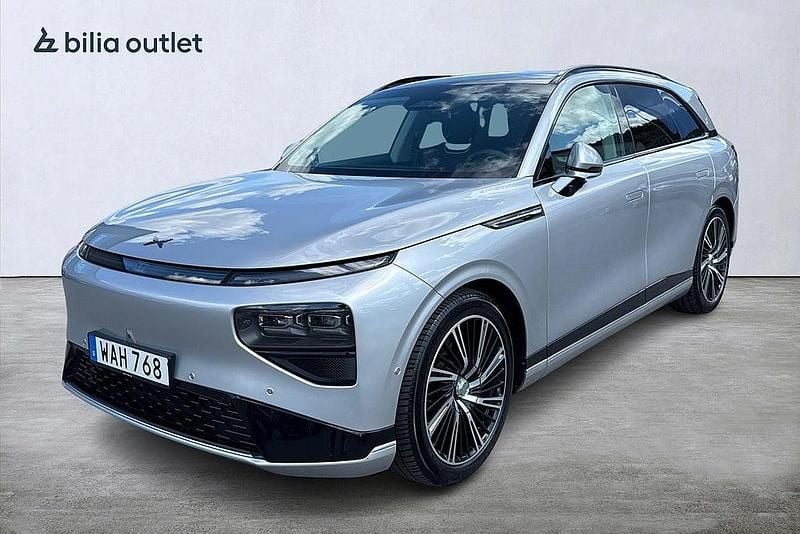 Silver Begagnad 2023 XPENG G9 SUV | 629 900 kr (Marknadspris) - Bild 1/4