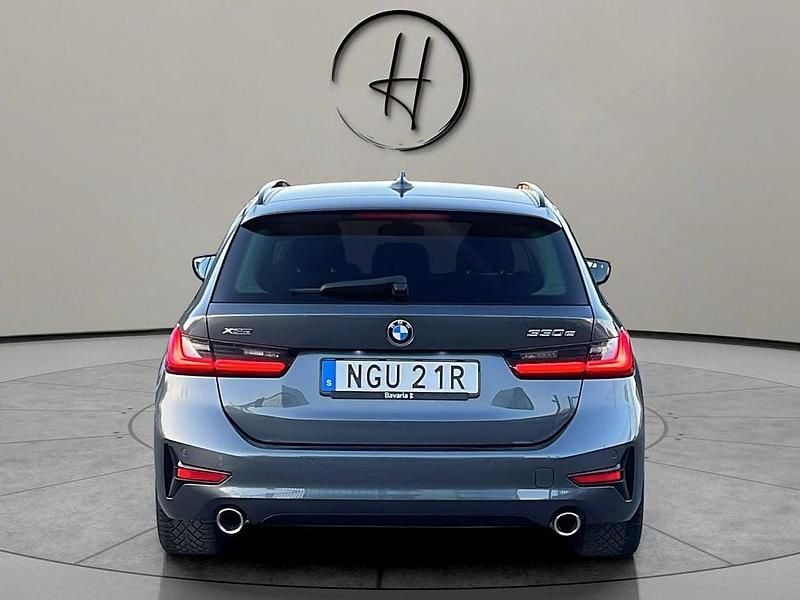 Begagnad BMW 330e Sport Line 184 HK (135 kW) 2021 Grå Kombi