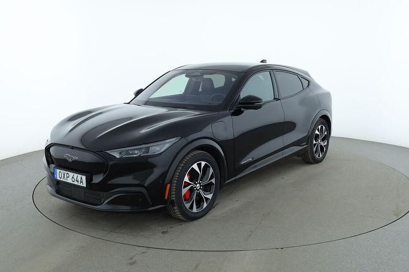 Begagnad Ford Mustang 351 HK (258 kW) 2022 Svart SUV