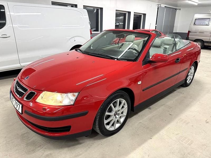 Begagnad Saab 9-3 Cabriolet Linear 175 HK (128 kW) 2003 Röd Cab