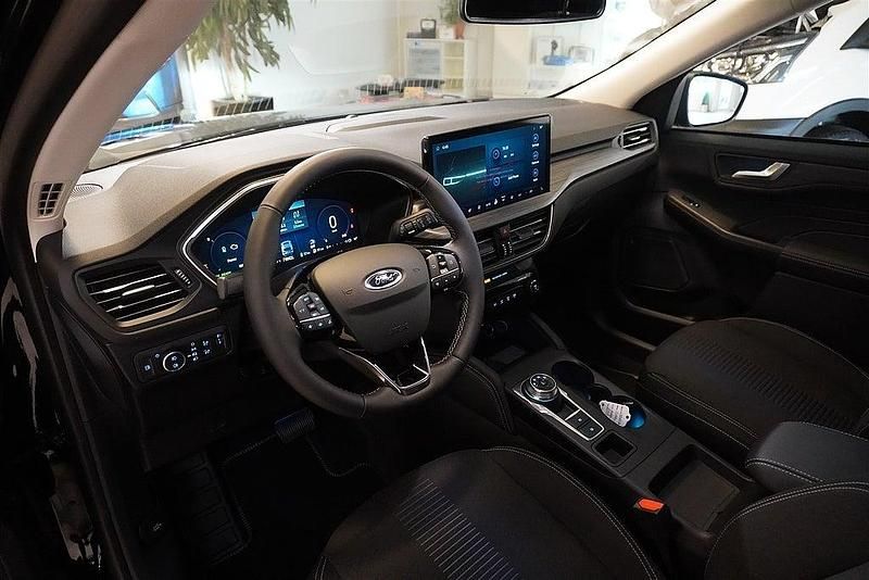 Ny Ford Kuga Active 243 HK (178 kW) 2025 Svart SUV