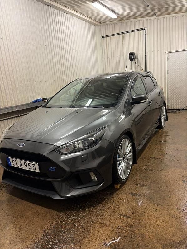 Begagnad Ford Focus RS 350 HK (257 kW) 2018 Halvkombi