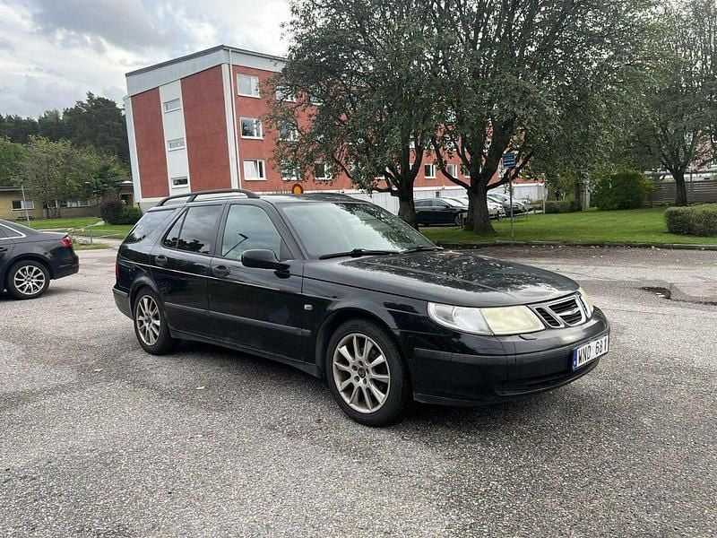 Svart Begagnad 2005 Saab 9-5 Kombi | 14 900 kr (Marknadspris) - Bild 1/4