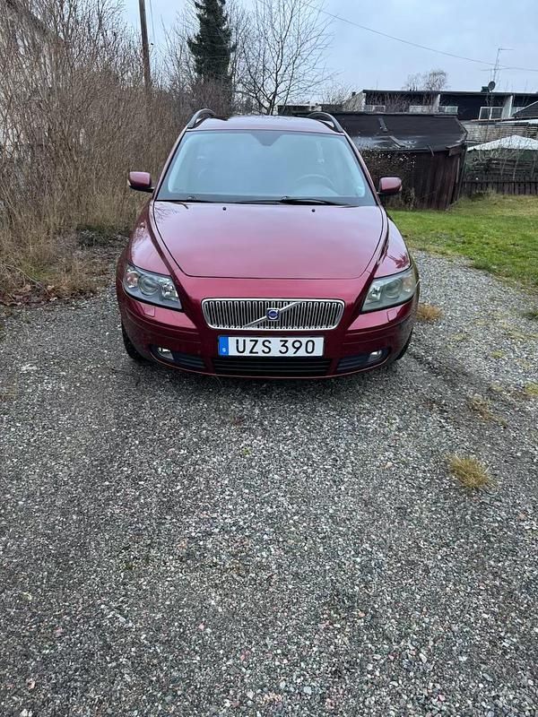 Begagnad 2004 Volvo V50 Kombi | 36 500 kr (Marknadspris) - Bild 1/3