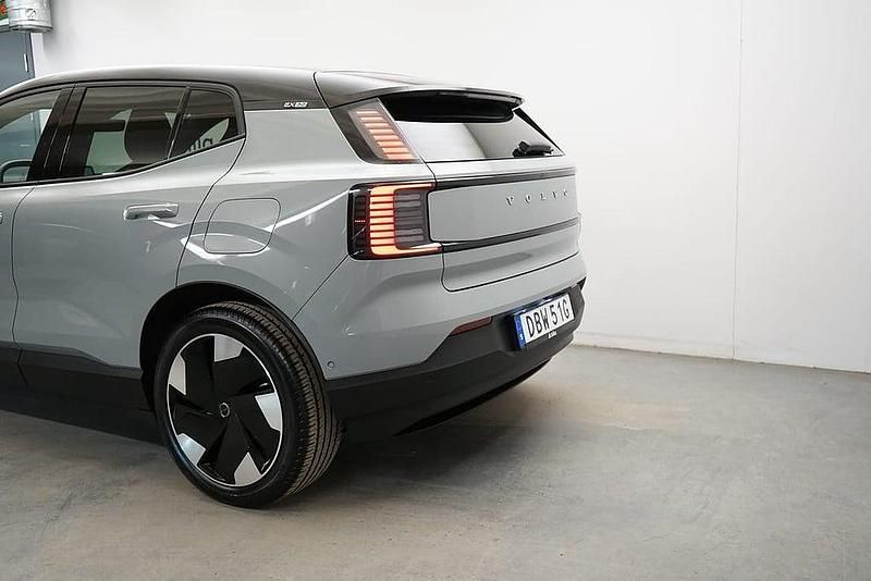 Begagnad Volvo EX30 Single Motor Extended Range 202 kW (275 HK) 2023 Grå SUV