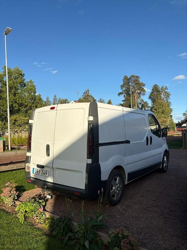 Begagnad Renault Trafic 101 HK (74 kW) 2004 Minibuss