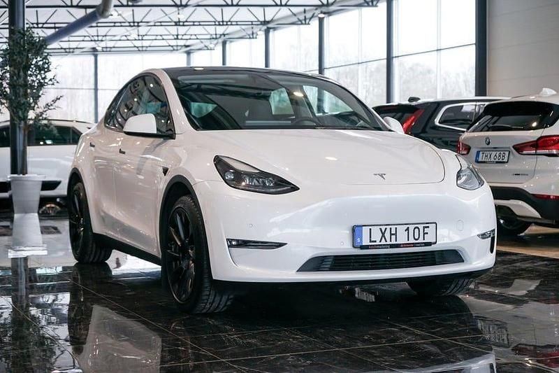 Begagnad Tesla Model Y Long Range AWD 378 kW (514 HK) 2022 Vit SUV