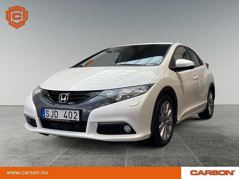 Vit Begagnad 2013 Honda Civic Sport Halvkombi | 99 700 kr (Marknadspris) - Bild 1/3