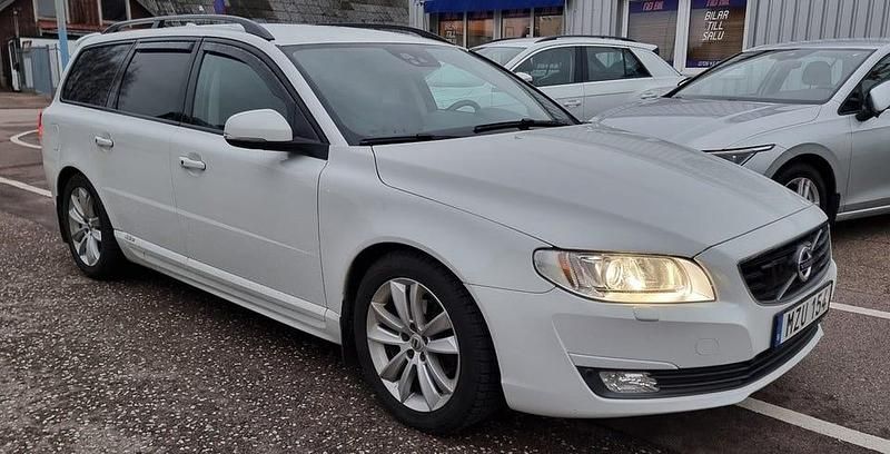 Begagnad Volvo V70 Standard 181 HK (133 kW) 2016 Vit Kombi