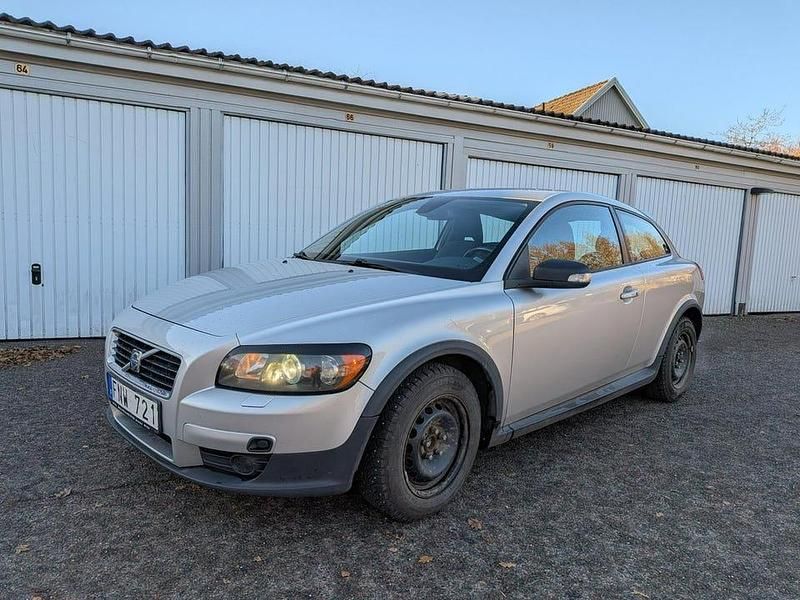 Begagnad 2008 Volvo C30 Kinetic Halvkombi | 22 000 kr (Superpris) - Bild 1/4