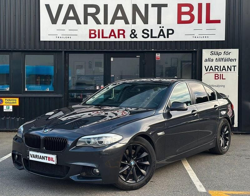 Grå Begagnad 2012 BMW 520 Sedan | 119 700 kr (Bra pris) - Bild 1/4
