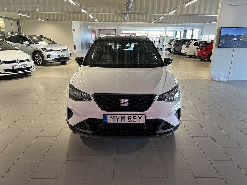 Vit Ny 2025 Seat Arona FR SUV | 327 900 kr - Bild 1/4