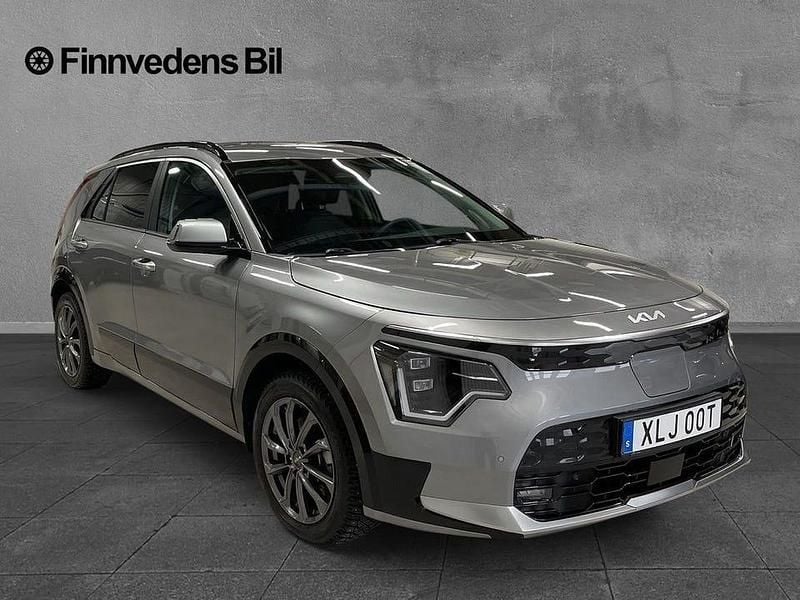 Begagnad Kia e-Niro Advance 152 kW (207 HK) 2023 Grå SUV