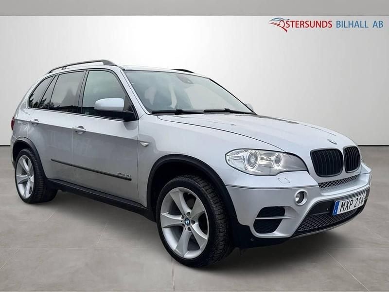 Ljusgrå (grå) Begagnad 2013 BMW X5 Sport Line SUV | 179 900 kr (Superpris) - Bild 1/4