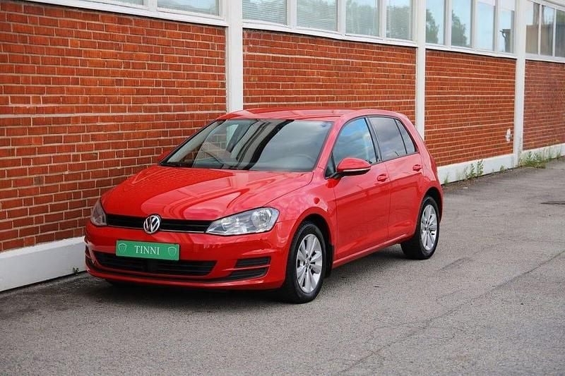 Röd Begagnad 2014 VW Golf VII Halvkombi | 95 000 kr (Bra pris) - Bild 1/4