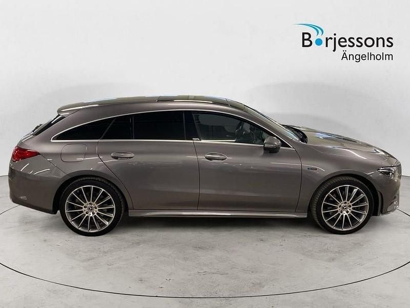 Begagnad Mercedes CLA250 Shooting Brake AMG line 220 HK (161 kW) 2021 Grå Kombi